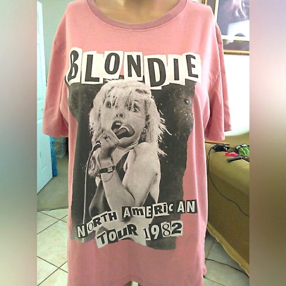 Blondie North American Tour 1982 Pink T-Shirt - Picture 1 of 4